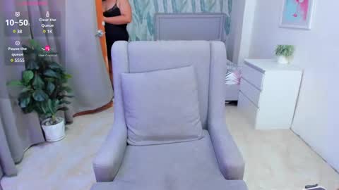 Snapshot of vavavoom_ chatting on January 19, 5:26 am Ahva online show from January 19, 5:26 am