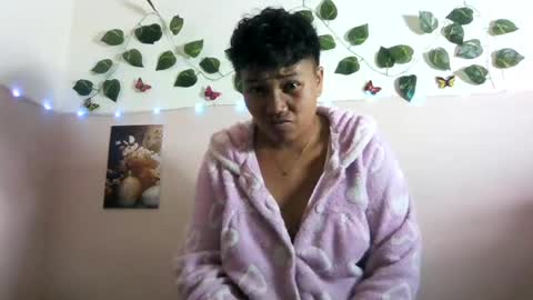 Vayannah online show from July 10, 2:08 pm