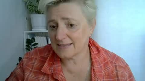 Snapshot of vea_motty chatting on July 7, 9:13 am vea_motty online show from July 7, 9:13 am