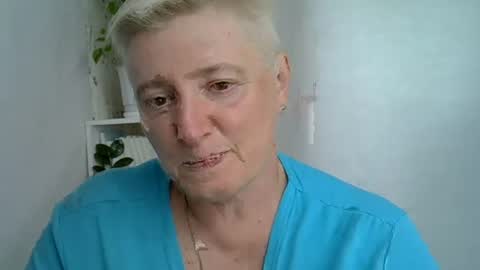 Snapshot of vea_motty chatting on July 25, 12:58 pm vea_motty online show from July 25, 12:58 pm