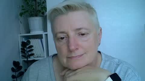 Snapshot of vea_motty chatting on July 27, 4:36 pm vea_motty online show from July 27, 4:36 pm