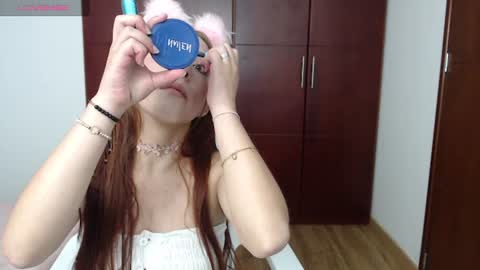 Snapshot of vecandy chatting on July 18, 10:35 pm Candy online show from July 18, 10:35 pm