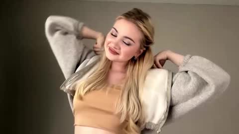 Monika online show from February 18, 1:07 pm