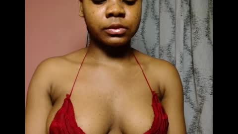 Snapshot of vee62 chatting on May 22, 10:15 pm vee62 online show from May 22, 10:15 pm