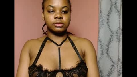 Snapshot of vee62 chatting on May 24, 11:32 pm vee62 online show from May 24, 11:32 pm