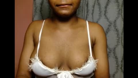 Snapshot of vee62 chatting on June 26, 12:15 am vee62 online show from June 26, 12:15 am