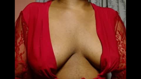 Snapshot of vee62 chatting on July 2, 9:43 pm vee62 online show from July 2, 9:43 pm