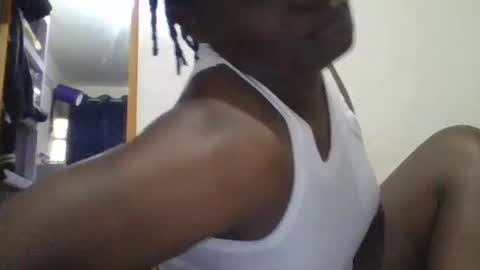 Snapshot of vee_tommy chatting on July 1, 4:36 am Vee tommy online show from July 1, 4:36 am