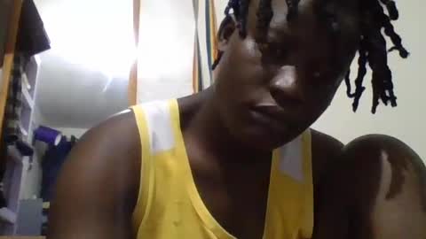 Snapshot of vee_tommy chatting on July 6, 12:18 am Vee tommy online show from July 6, 12:18 am