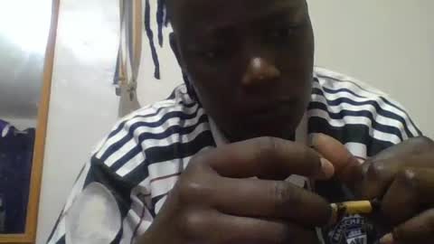 Snapshot of vee_tommy chatting on July 16, 3:56 am Vee tommy online show from July 16, 3:56 am