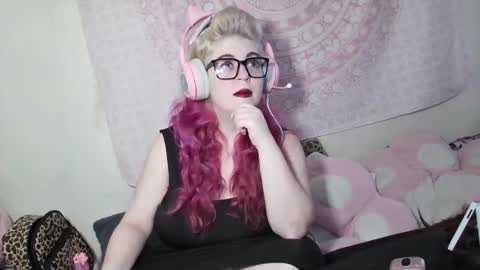 Veronica Lehane online show from February 13, 7:43 pm