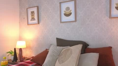 Vee Simons online show from May 15, 8:16 pm