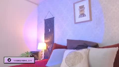 Vee Simons online show from June 10, 7:35 pm