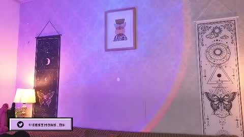 Vee Simons online show from July 24, 9:46 pm