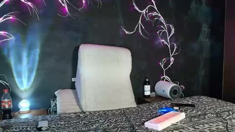 Snapshot of vega_santorini chatting on May 9, 6:35 pm vega_santorini online show from May 9, 6:35 pm