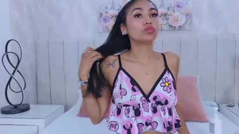 Snapshot of vega_sara chatting on July 6, 7:38 pm Mia brando online show from July 6, 7:38 pm