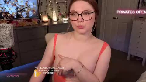 Snapshot of vegas_romance chatting on June 22, 3:25 am vegas_romance online show from June 22, 3:25 am