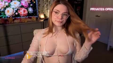 Snapshot of vegas_romance chatting on July 14, 1:08 am vegas_romance online show from July 14, 1:08 am