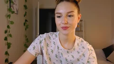 Snapshot of vegas_v chatting on September 11, 3:23 pm Maria online show from September 11, 3:23 pm