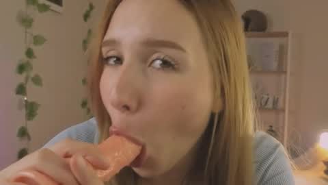 Snapshot of vegas_v chatting on September 27, 3:28 pm Maria online show from September 27, 3:28 pm