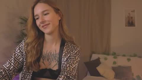 Snapshot of vegas_v chatting on October 4, 2:59 pm Maria online show from October 4, 2:59 pm