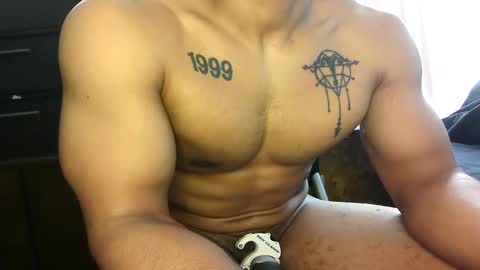 Vegas Love online show from January 14, 9:09 pm