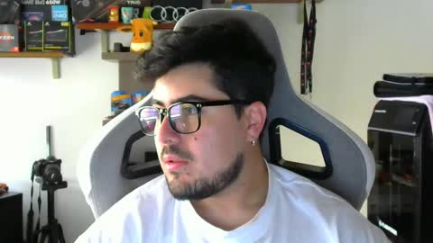 Snapshot of veils24 chatting on September 8, 2:49 pm Charles online show from September 8, 2:49 pm