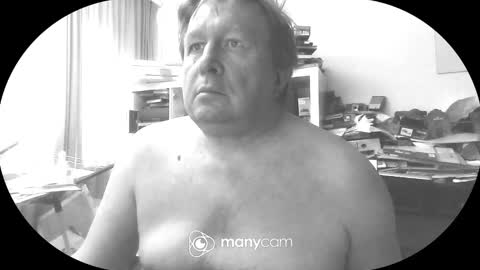 Snapshot of vejun2025 chatting on March 17, 8:17 am vejun2025 online show from March 17, 8:17 am