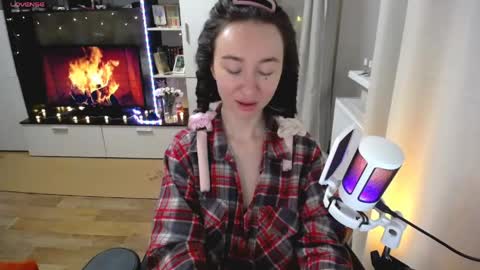 Snapshot of veleska_ chatting on May 4, 9:00 pm Veleska online show from May 4, 9:00 pm