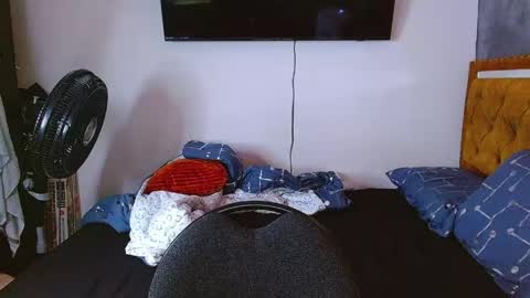 velk_hot1 online show from April 30, 1:17 pm