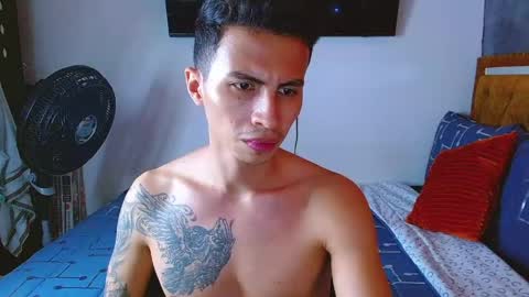 velk_hot1 online show from April 30, 8:57 pm