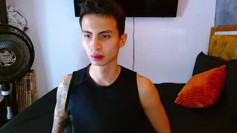 Snapshot of velk_hot1 chatting on May 15, 2:46 pm velk_hot1 online show from May 15, 2:46 pm