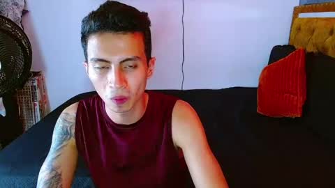 Snapshot of velk_hot1 chatting on May 16, 3:33 pm velk_hot1 online show from May 16, 3:33 pm