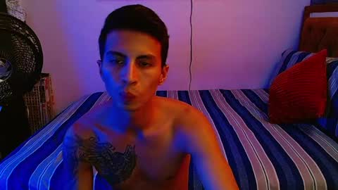 Snapshot of velk_hot1 chatting on May 23, 4:44 pm velk_hot1 online show from May 23, 4:44 pm