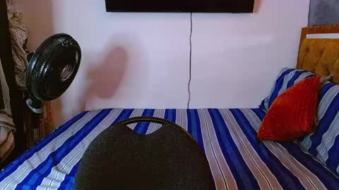 Snapshot of velk_hot1 chatting on May 30, 7:22 pm velk_hot1 online show from May 30, 7:22 pm