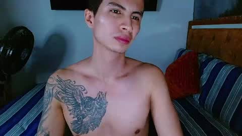Snapshot of velk_hot1 chatting on June 3, 12:57 am velk_hot1 online show from June 3, 12:57 am