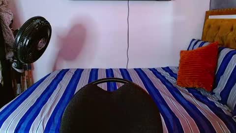 Snapshot of velk_hot1 chatting on June 9, 8:09 pm velk_hot1 online show from June 9, 8:09 pm
