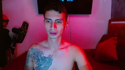 Snapshot of velk_hot1 chatting on June 15, 1:46 pm velk_hot1 online show from June 15, 1:46 pm