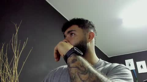 Snapshot of velkam_ chatting on June 24, 11:04 pm Velkam online show from June 24, 11:04 pm