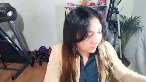 Snapshot of vellarossa chatting on February 2, 1:55 am Im VelaI will be Christmas and New Year with my family December 22 to January 13 I will miss you guys. online show from February 2, 1:55 am