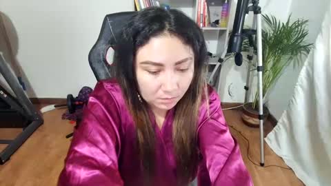 Snapshot of vellarossa chatting on February 6, 10:10 pm Im VelaI will be Christmas and New Year with my family December 22 to January 13 I will miss you guys. online show from February 6, 10:10 pm