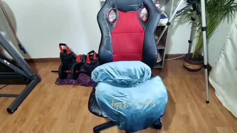 Snapshot of vellarossa chatting on March 11, 2:43 am Im VelaI will be Christmas and New Year with my family December 22 to January 13 I will miss you guys. online show from March 11, 2:43 am