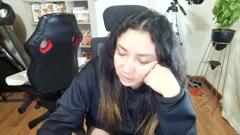 Snapshot of vellarossa chatting on October 8, 5:49 am Im VelaI will be Christmas and New Year with my family December 22 to January 13 I will miss you guys. online show from October 8, 5:49 am