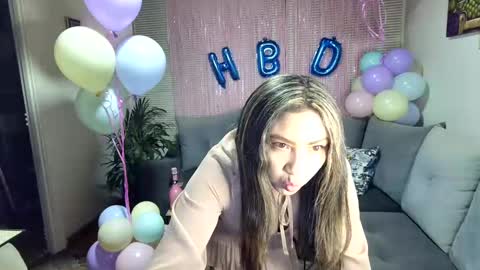 Snapshot of vellarossa chatting on October 12, 2:43 am Im VelaI will be Christmas and New Year with my family December 22 to January 13 I will miss you guys. online show from October 12, 2:43 am