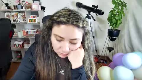 Snapshot of vellarossa chatting on October 19, 4:35 am Im VelaI will be Christmas and New Year with my family December 22 to January 13 I will miss you guys. online show from October 19, 4:35 am