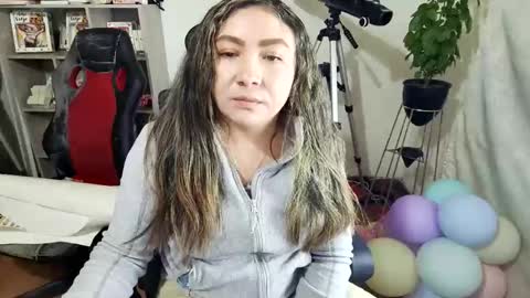 Snapshot of vellarossa chatting on October 22, 1:50 am Im VelaI will be Christmas and New Year with my family December 22 to January 13 I will miss you guys. online show from October 22, 1:50 am