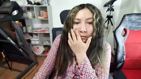 Snapshot of vellarossa chatting on December 15, 5:23 am Im VelaI will be Christmas and New Year with my family December 22 to January 13 I will miss you guys. online show from December 15, 5:23 am