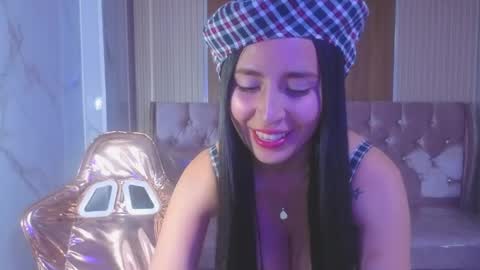 Snapshot of velvet_celeste_b chatting on April 30, 12:33 pm velvet_celeste_b online show from April 30, 12:33 pm