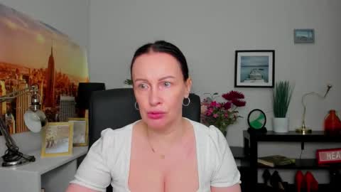 Snapshot of velvet_jasmine chatting on September 11, 5:29 am Jasmine online show from September 11, 5:29 am