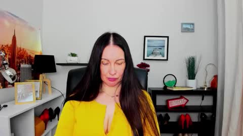 Snapshot of velvet_jasmine chatting on September 27, 7:46 am Jasmine online show from September 27, 7:46 am